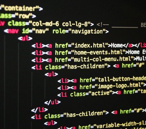Developer creating custom hand-coded website for small business